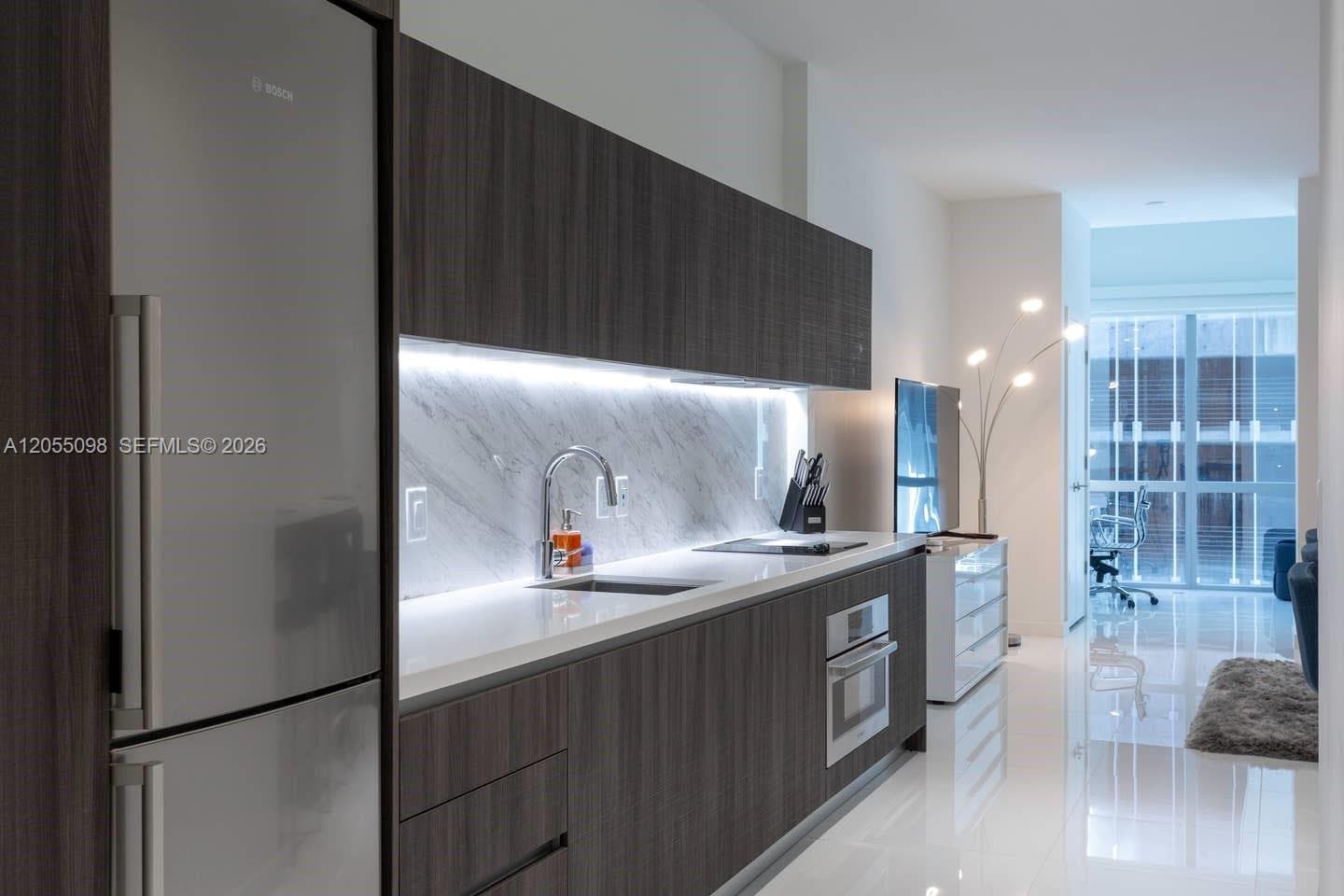 851 NE 1st Ave # 503, Miami, FL 33132 — zdjęcie 2