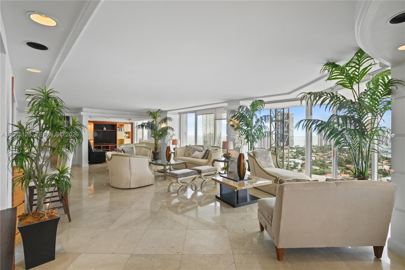 Turnberry Towers — zdjęcie 3