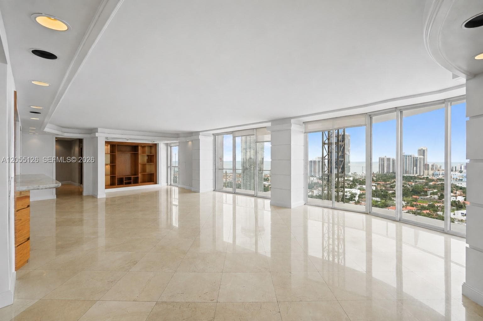 Turnberry Towers — zdjęcie 4