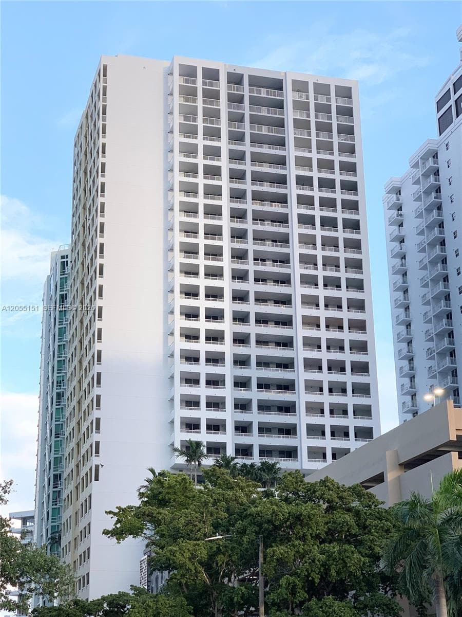 170 SE 14th St # 1402, Miami, FL 33131