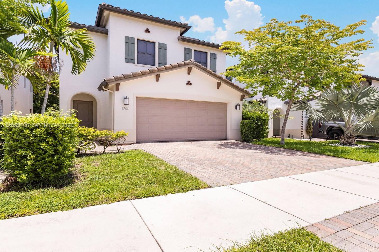 3565 W 97th St, Hialeah, FL 33018