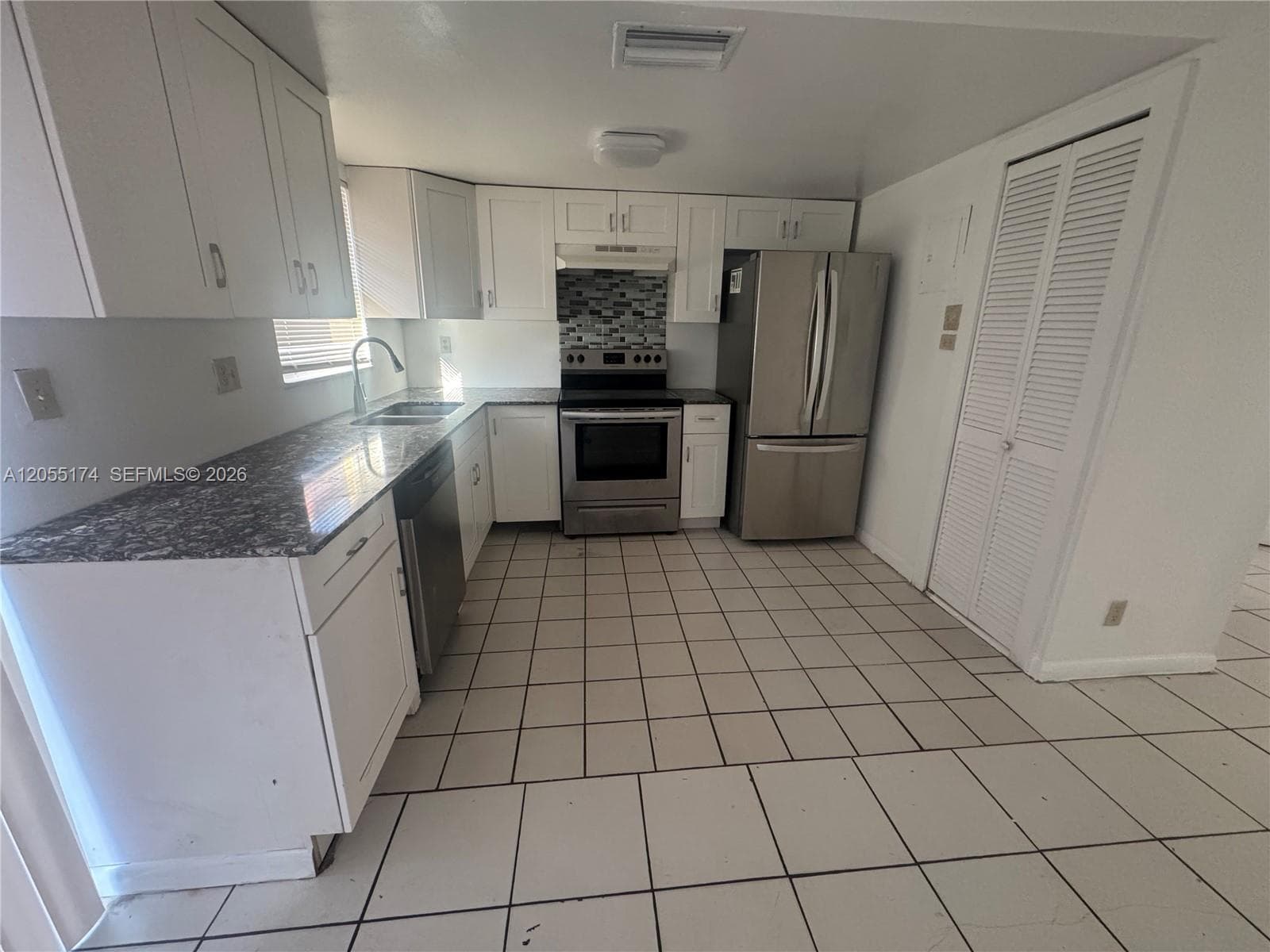 2606 NW 52nd Ave # D15, Lauderhill, FL 33313 — zdjęcie 2