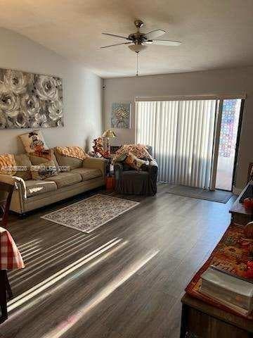 11699 NW 11th St, Pembroke Pines, FL 33026