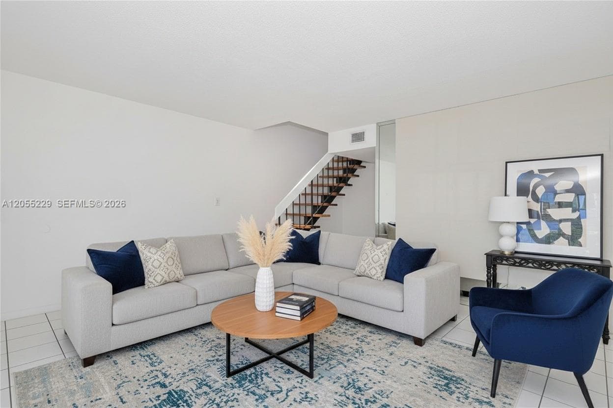 1082 W 79th St # 25, Hialeah, FL 33014 — zdjęcie 4