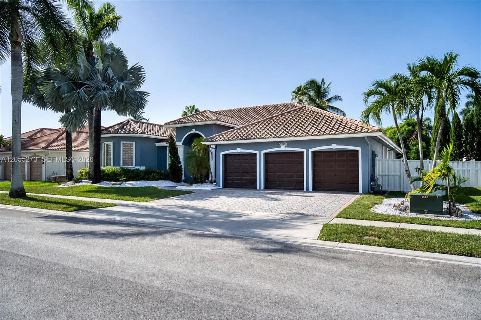 13755 NW 18th Ct, Pembroke Pines, FL 33028 — zdjęcie 4