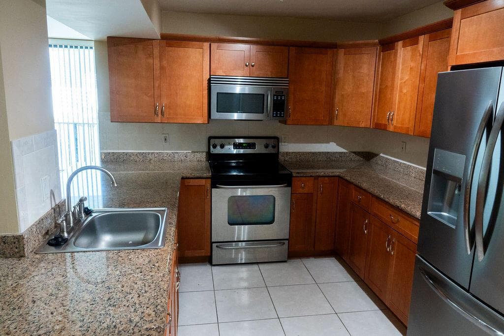 200 LESLIE Drive # 819, Hallandale Beach, FL 33009 — zdjęcie 4
