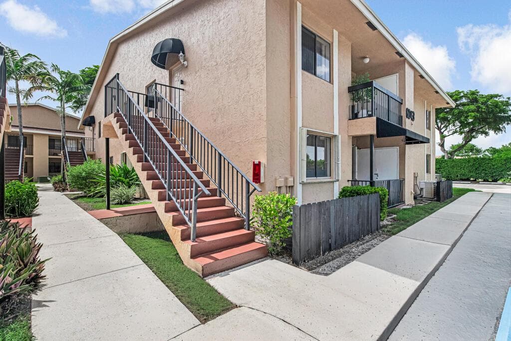 6043 10th Avenue N # 129, FL 33463