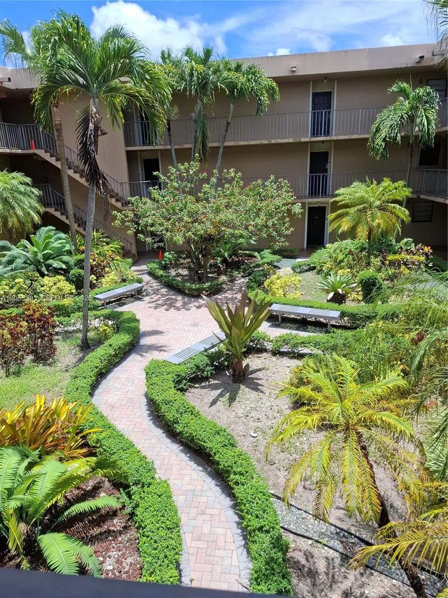10425 SW 112th Ave # 207, Miami, FL 33176