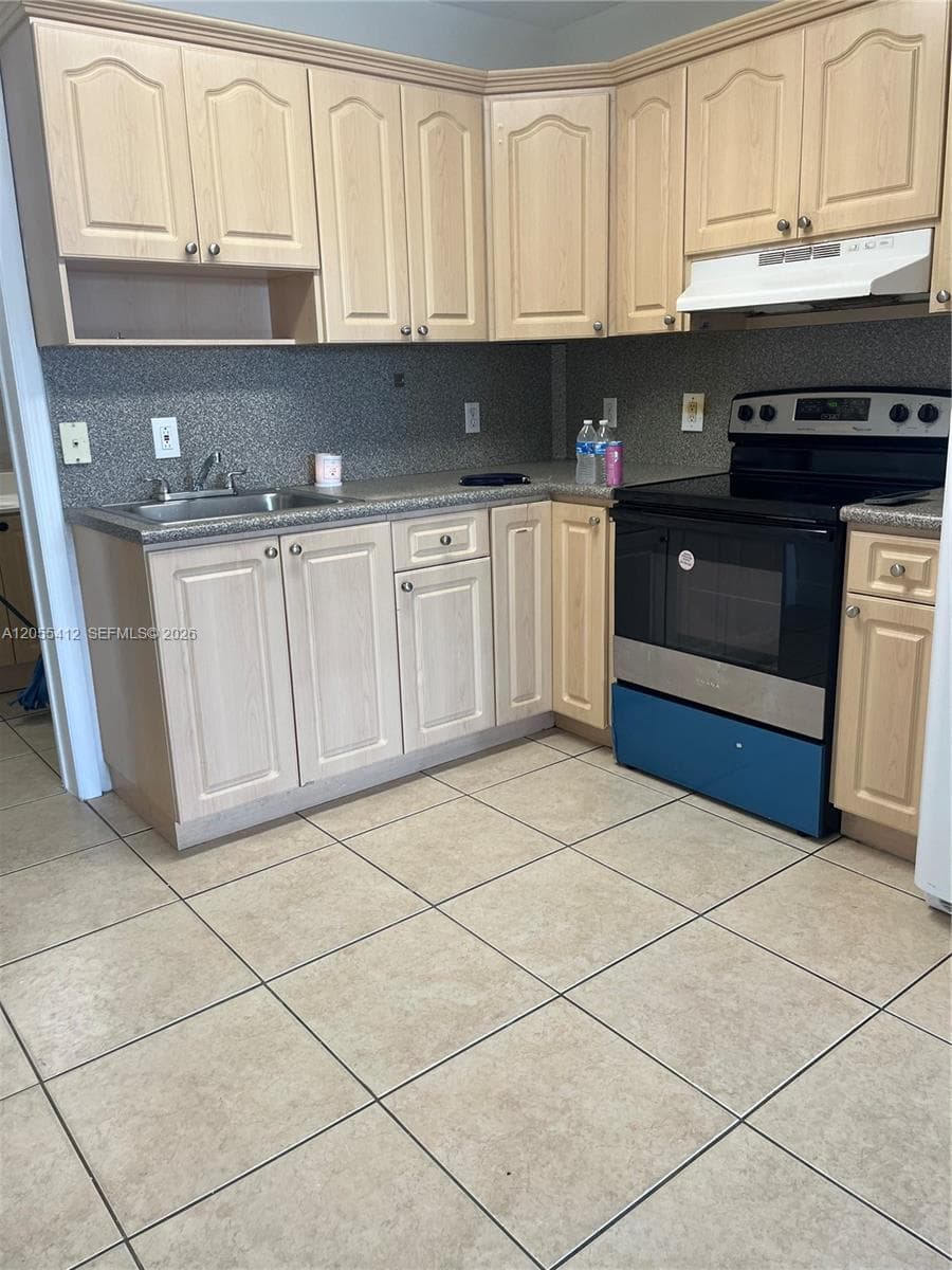 2185 NW 16th Ter # 7, Miami, FL 33125 — zdjęcie 5
