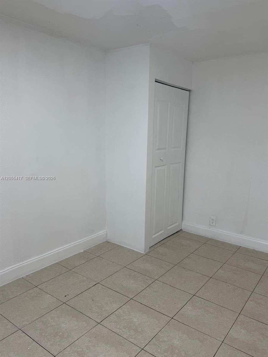 2580 NE 182nd Ter # 2580, North Miami Beach, FL 33160 — zdjęcie 3