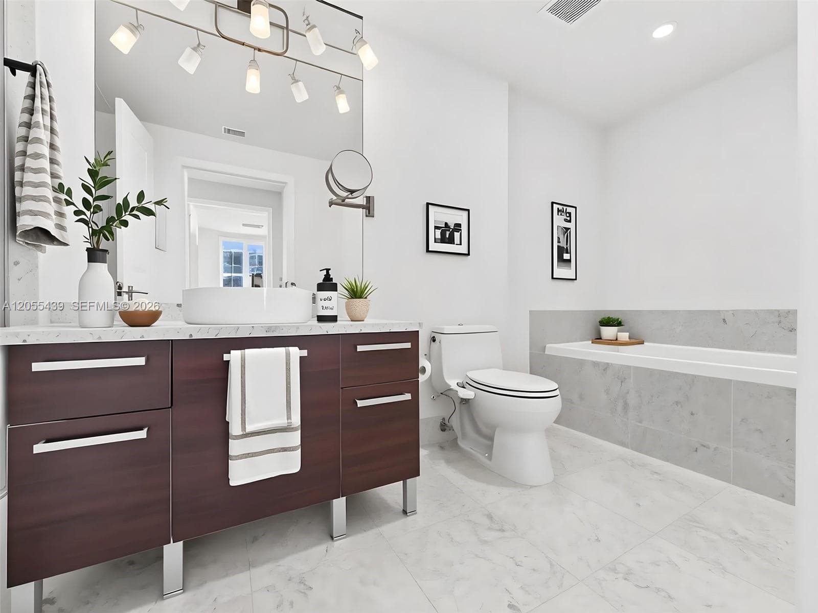 253 NE 2nd St # 1804, Miami, FL 33132 — zdjęcie 3