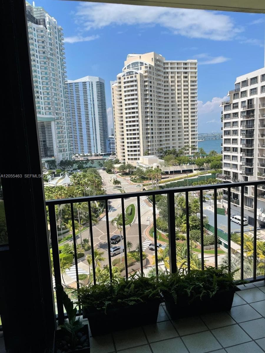 520 Brickell Key Dr # A1216, Miami, FL 33131