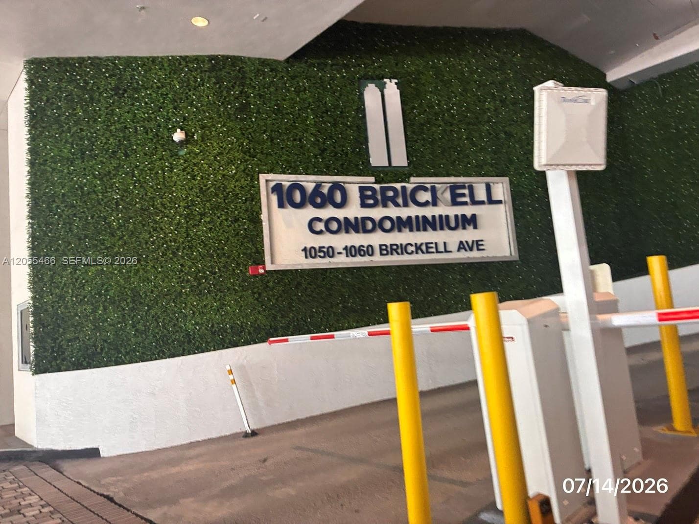 1050 Brickell Ave # 1520, Miami, FL 33131