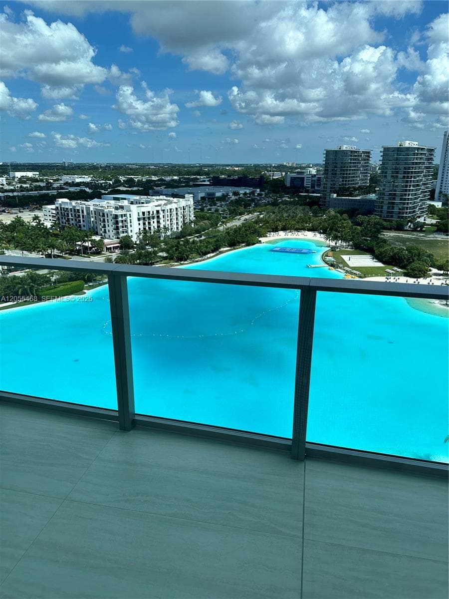 2411 Laguna Cir # 1407, North Miami, FL 33181 — zdjęcie 5