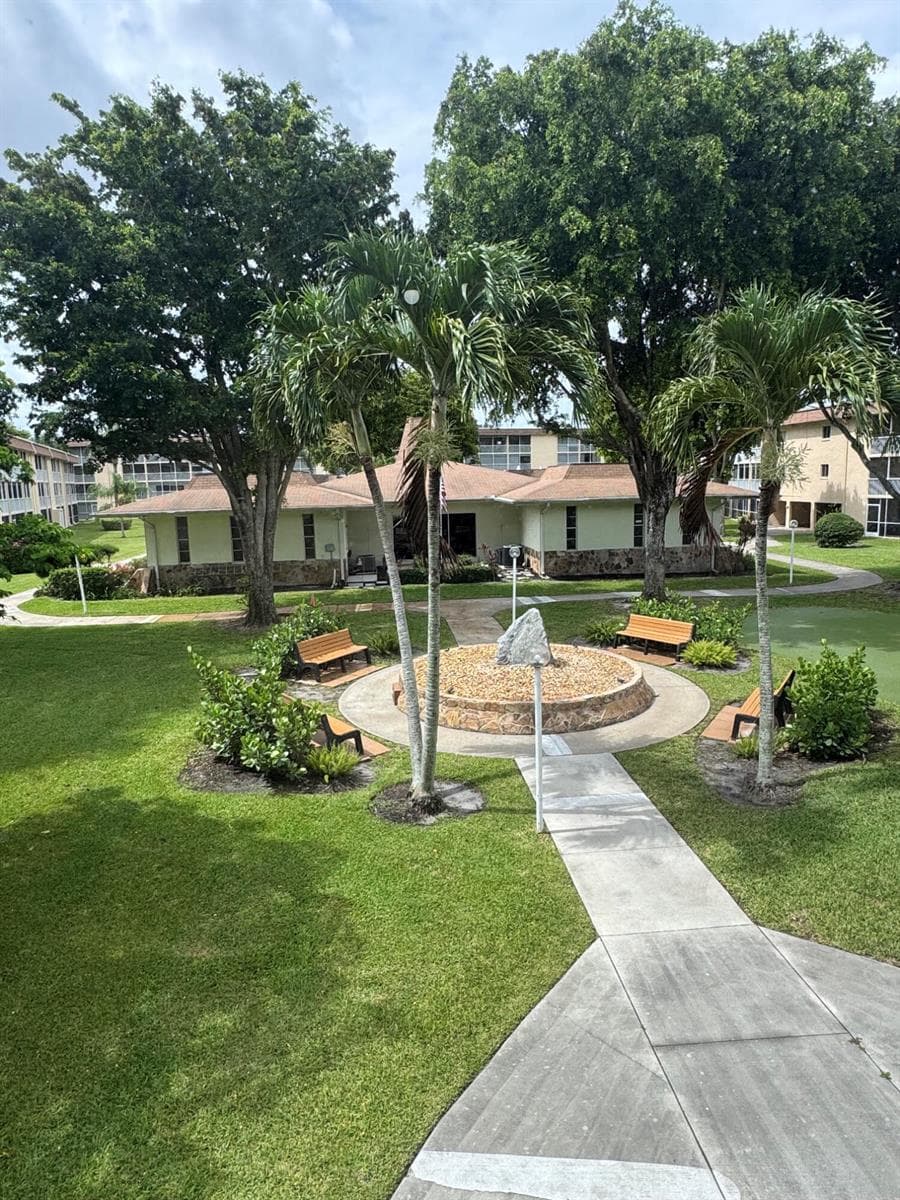 700 VILLAGE GREEN Court # 221, Palm Springs, FL 33461