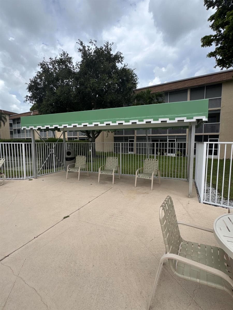 700 VILLAGE GREEN Court # 221, Palm Springs, FL 33461 — zdjęcie 5