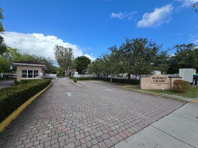 8405 NW 8th St # 201, Miami, FL 33126 — zdjęcie 2