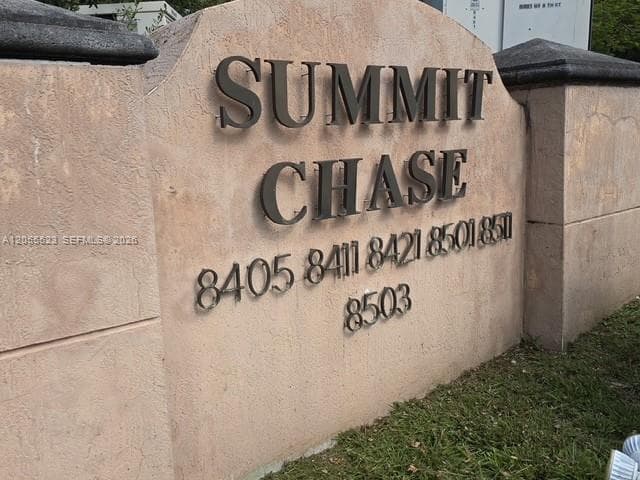 8405 NW 8th St # 201, Miami, FL 33126