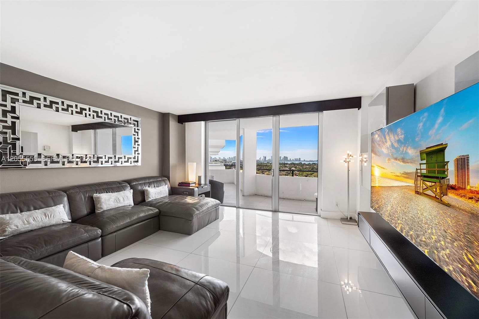 5151 Collins Ave # 1420, Miami Beach, FL 33140 — zdjęcie 4