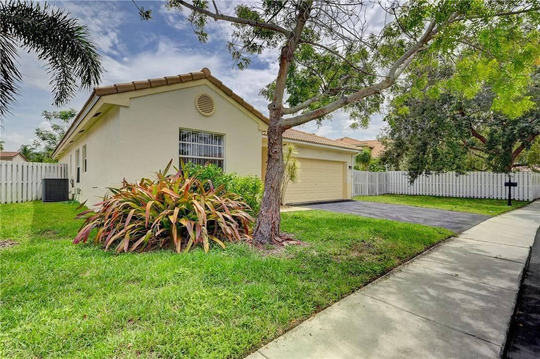 13348 NW 13TH Street, Sunrise, FL 33323 — zdjęcie 2