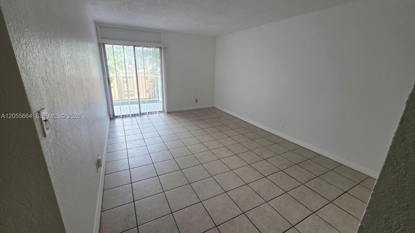 4550 NW 9th St # 308E, Miami, FL 33126 — zdjęcie 3