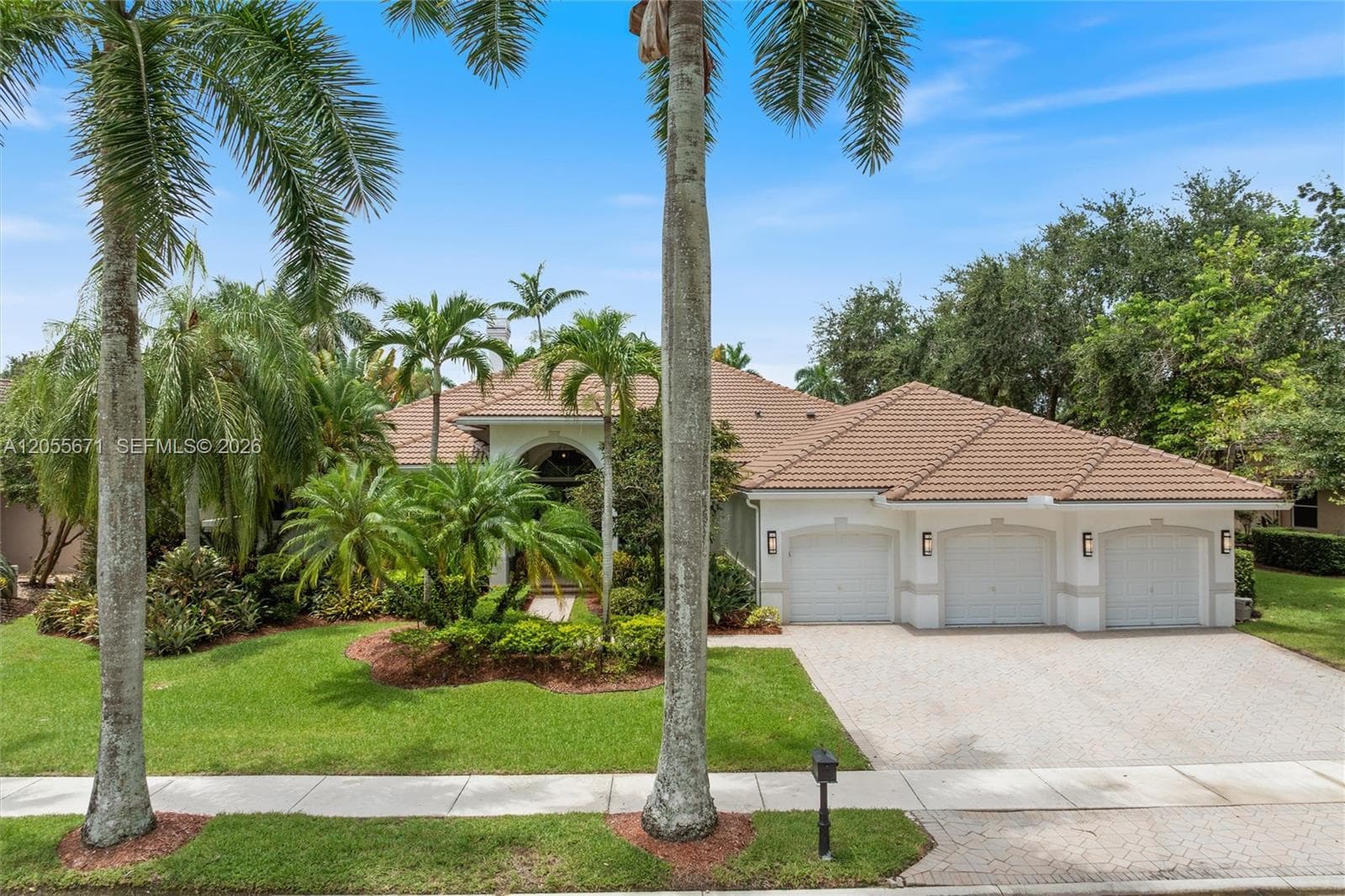 2499 Princeton Ct, Weston, FL 33327