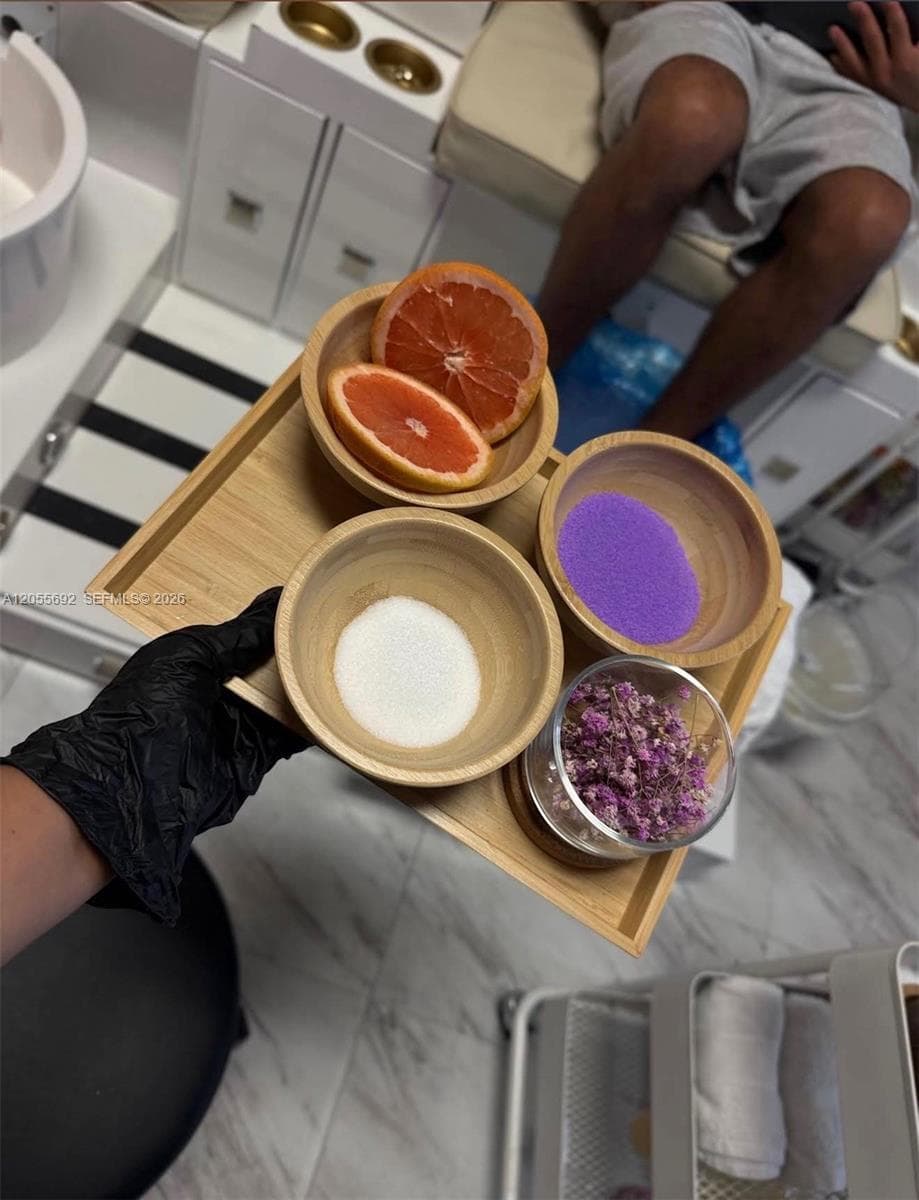 8201 NE 1st Pl SUITE 104, Miami, FL 33138 — zdjęcie 3