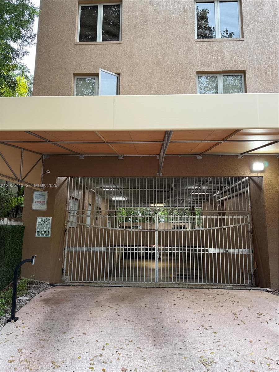 2630 SW 28th St # 33, Miami, FL 33133 — zdjęcie 3