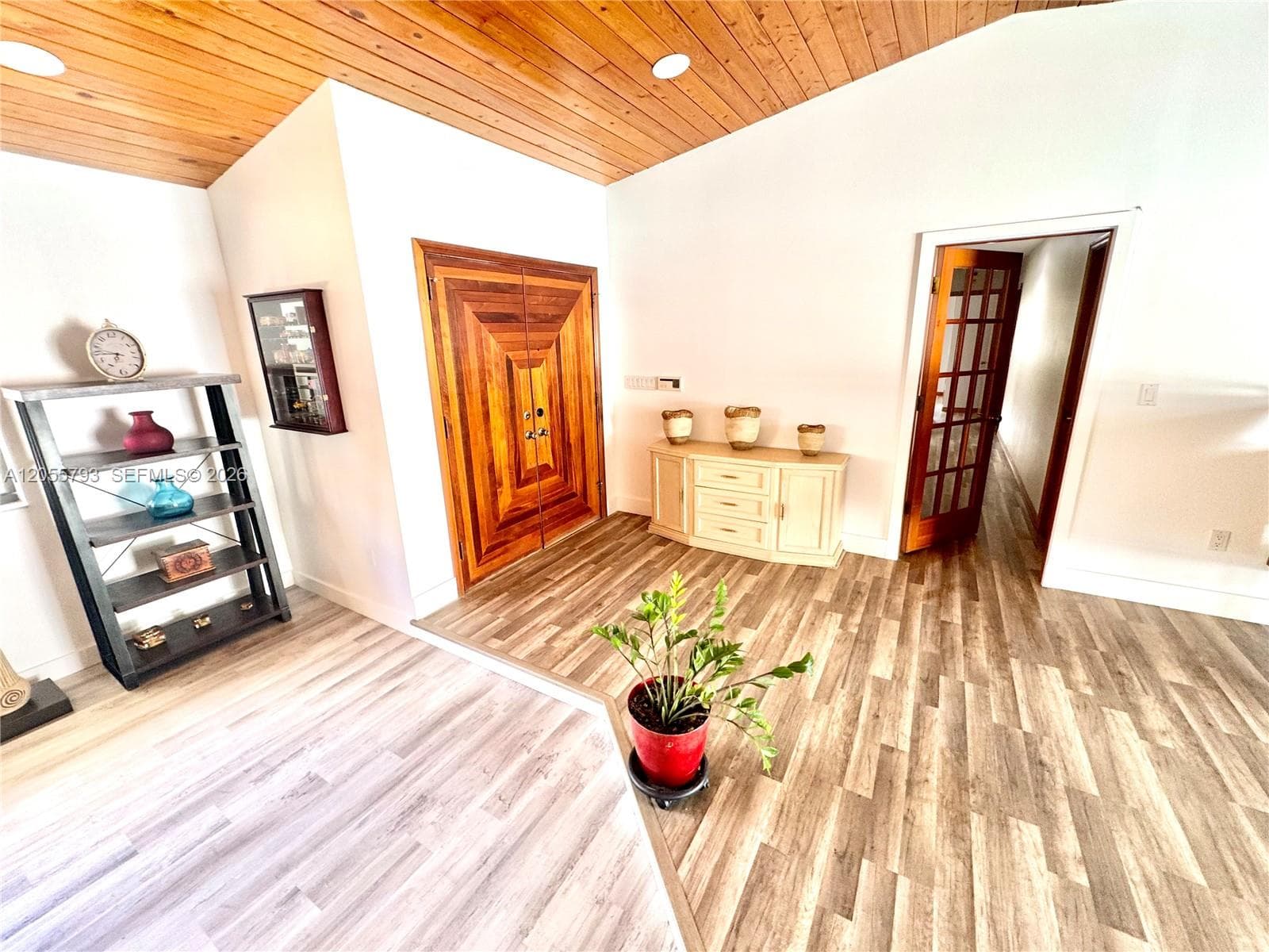 18701 Wentworth Dr, Hialeah, FL 33015 — zdjęcie 5