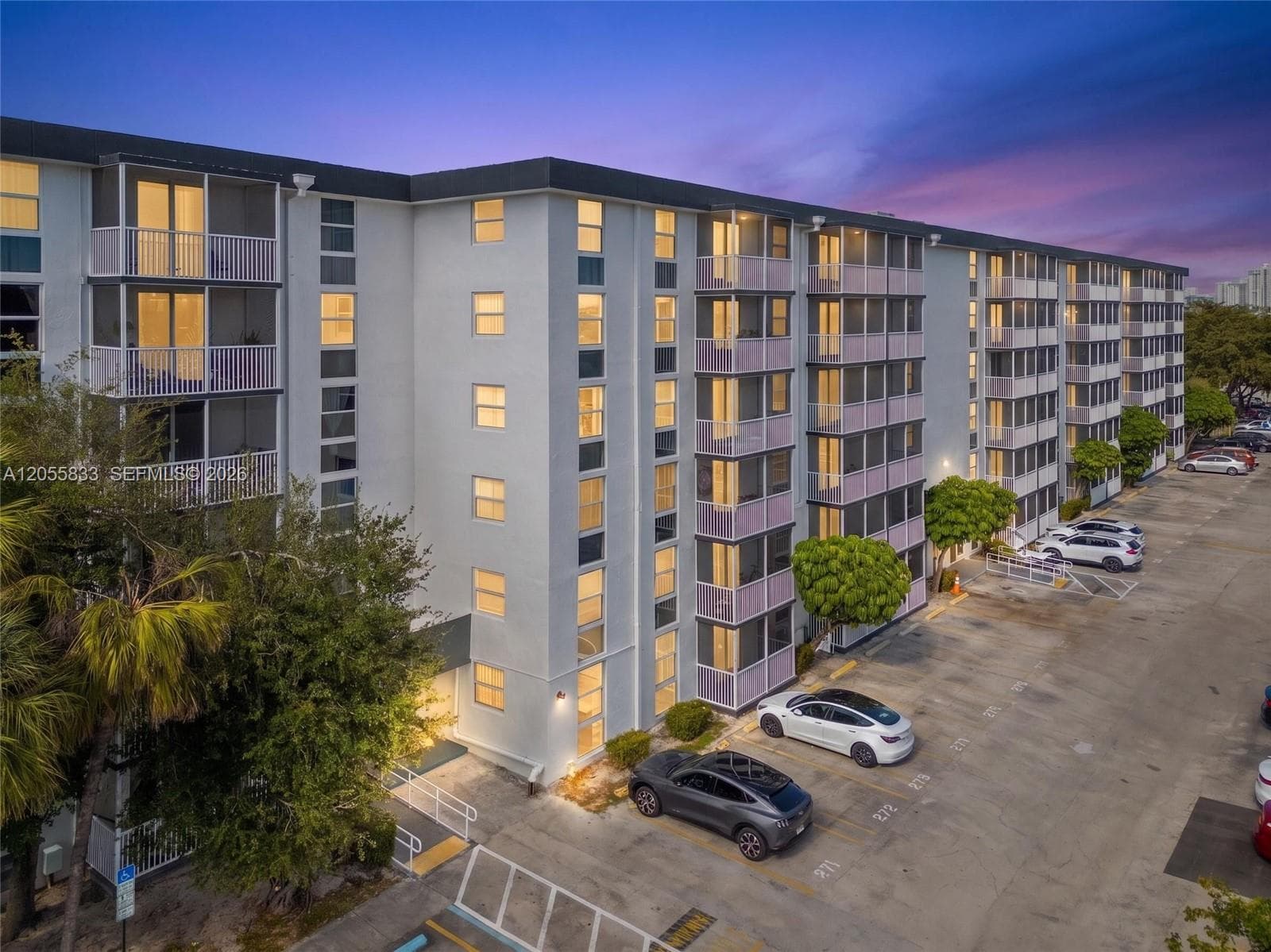 16851 NE 23rd Ave # A516, North Miami Beach, FL 33160 — zdjęcie 2