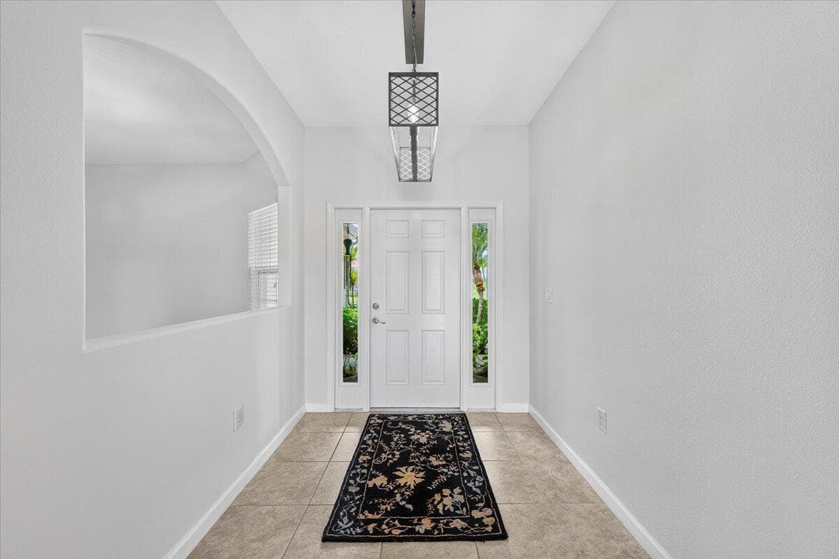 12158 SW AVENTINO Drive, Port St. Lucie, FL 34987 — zdjęcie 2