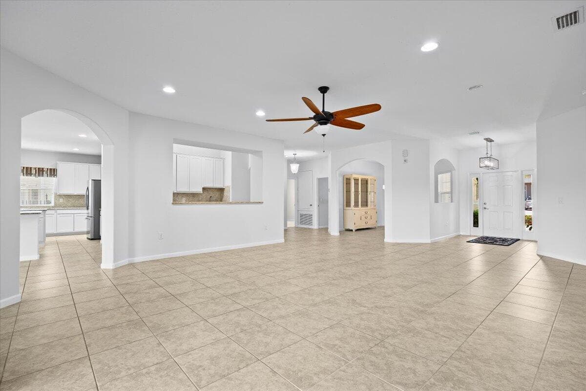 12158 SW AVENTINO Drive, Port St. Lucie, FL 34987 — zdjęcie 5
