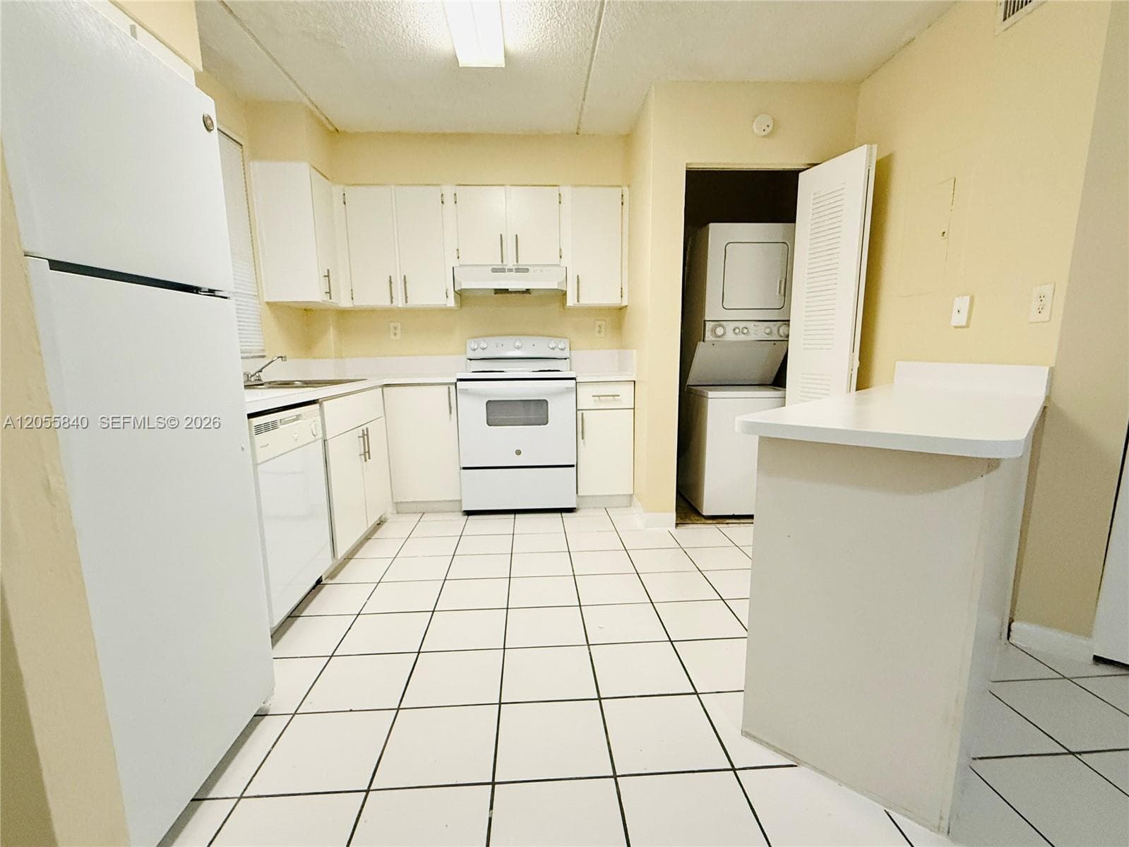 6175 NW 186th St # 104, Hialeah, FL 33015 — zdjęcie 3