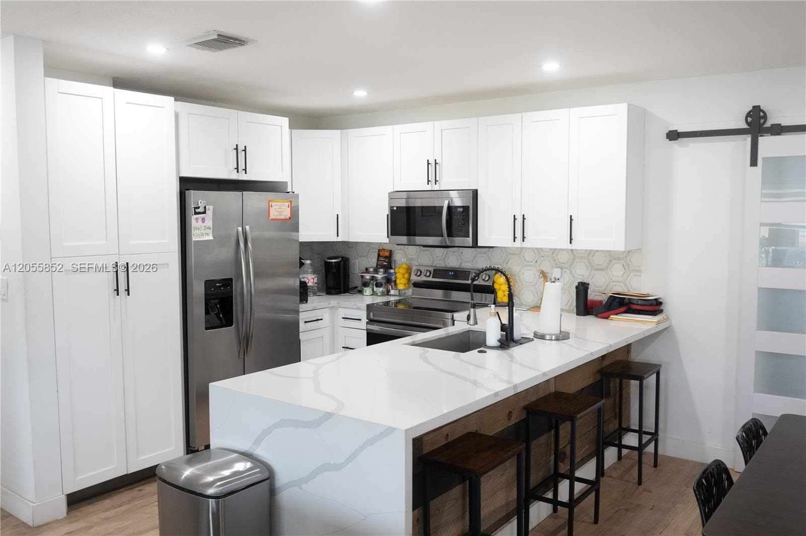 7330 NW 1st Ct, Pembroke Pines, FL 33024 — zdjęcie 3