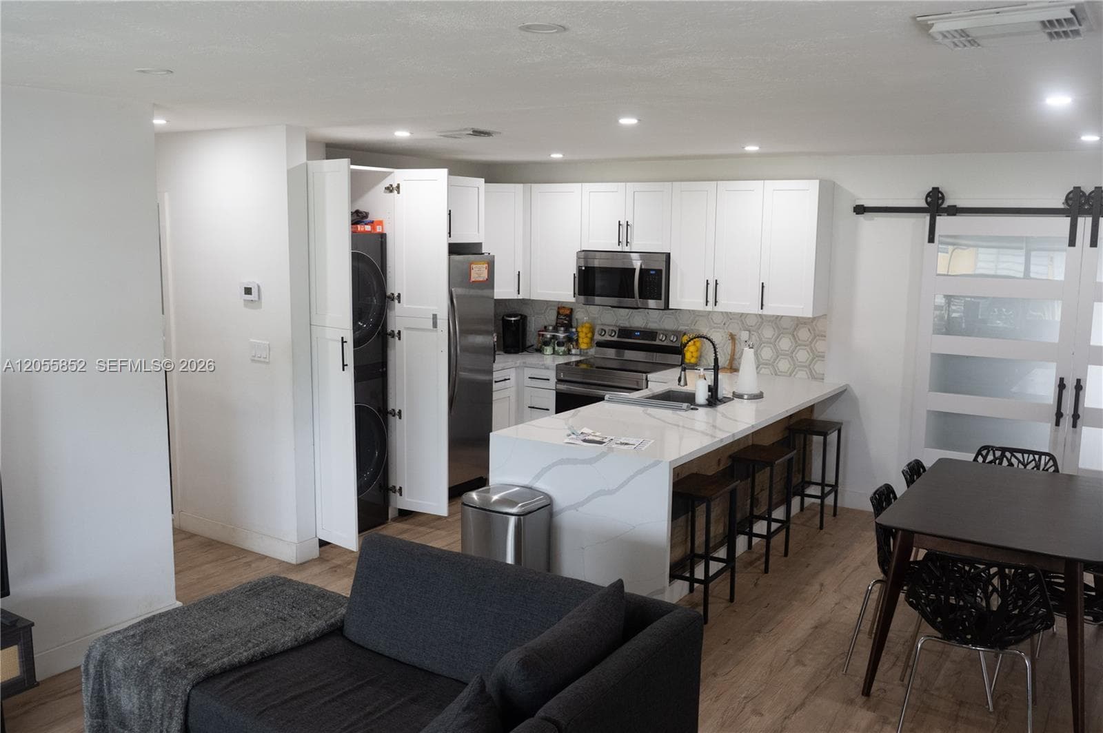 7330 NW 1st Ct, Pembroke Pines, FL 33024 — zdjęcie 4