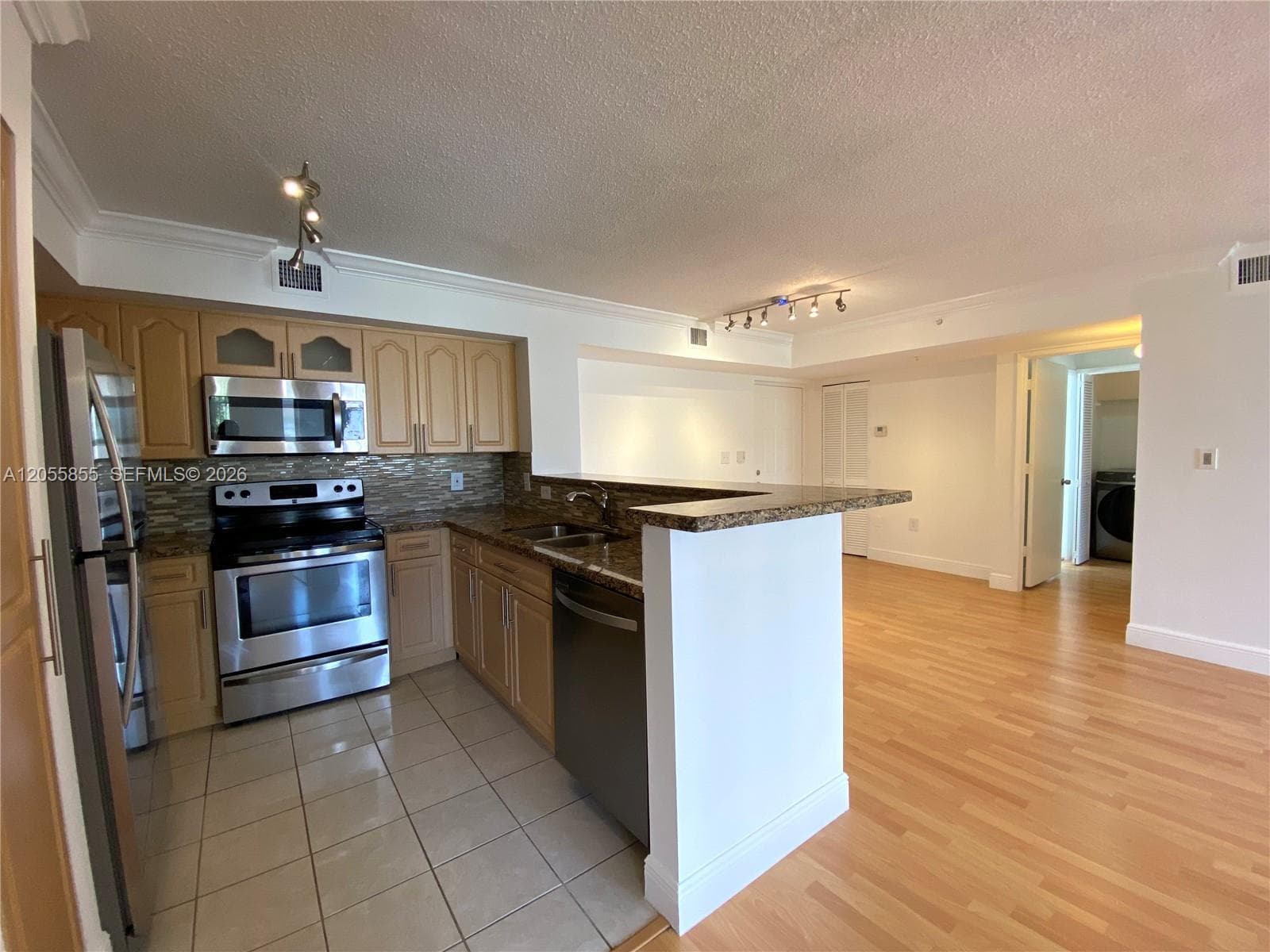 4560 NW 107th Ave # 205-12, Doral, FL 33178 — zdjęcie 3