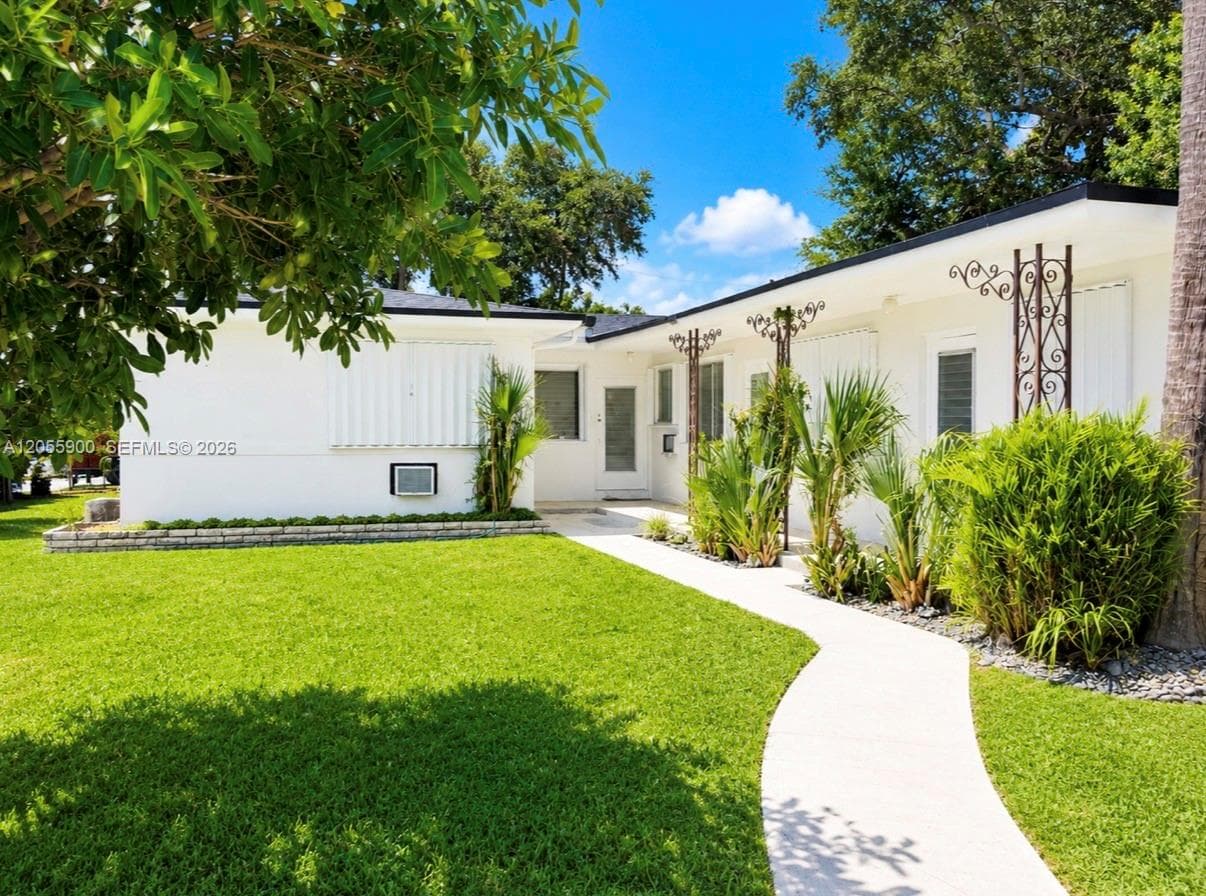 1570 NE 130th St, North Miami, FL 33161 — zdjęcie 2