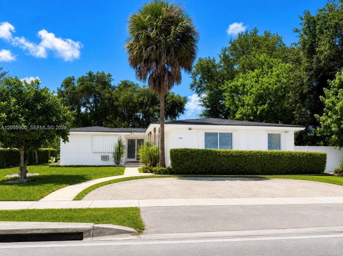 1570 NE 130th St, North Miami, FL 33161