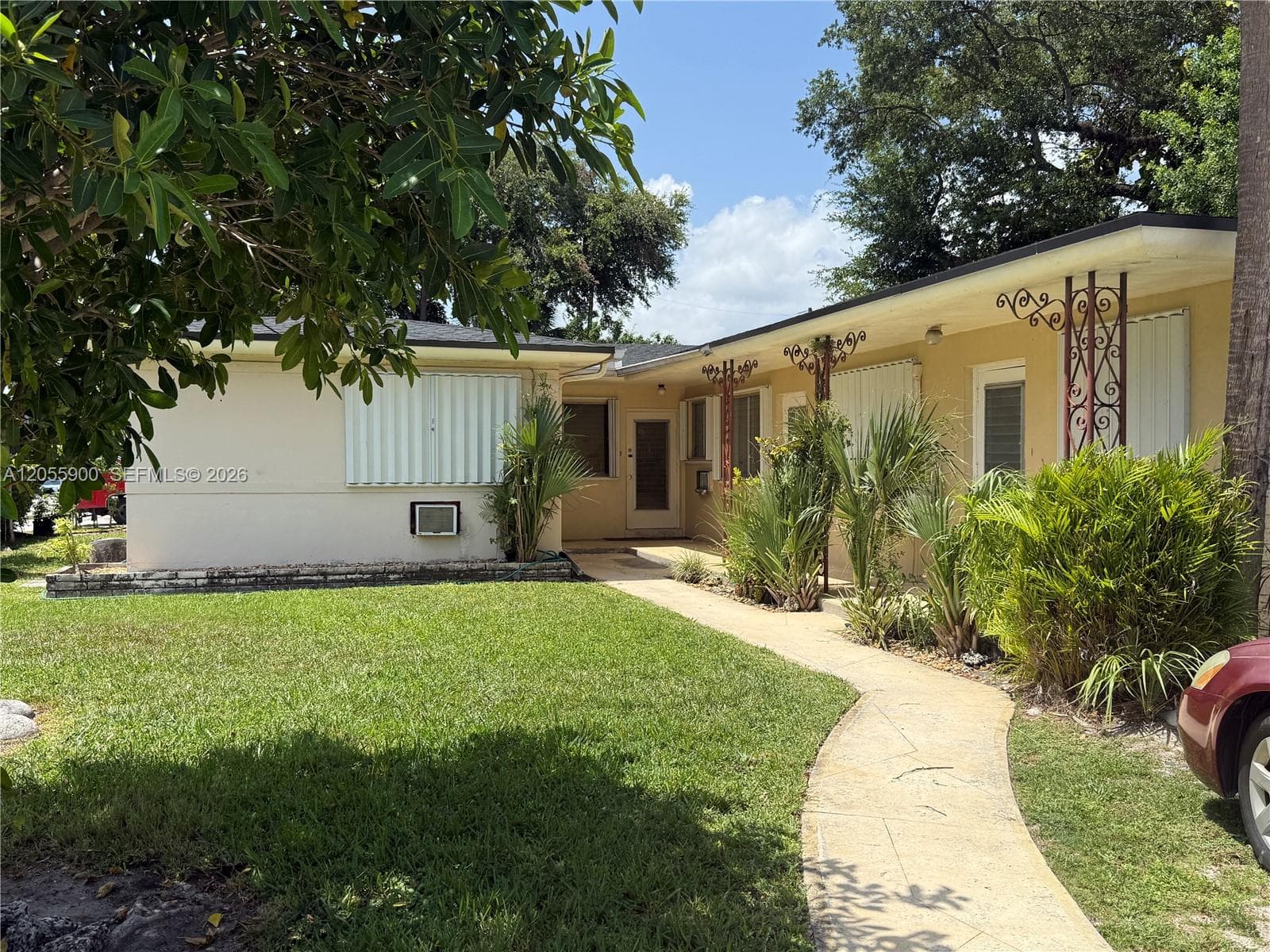 1570 NE 130th St, North Miami, FL 33161 — zdjęcie 4