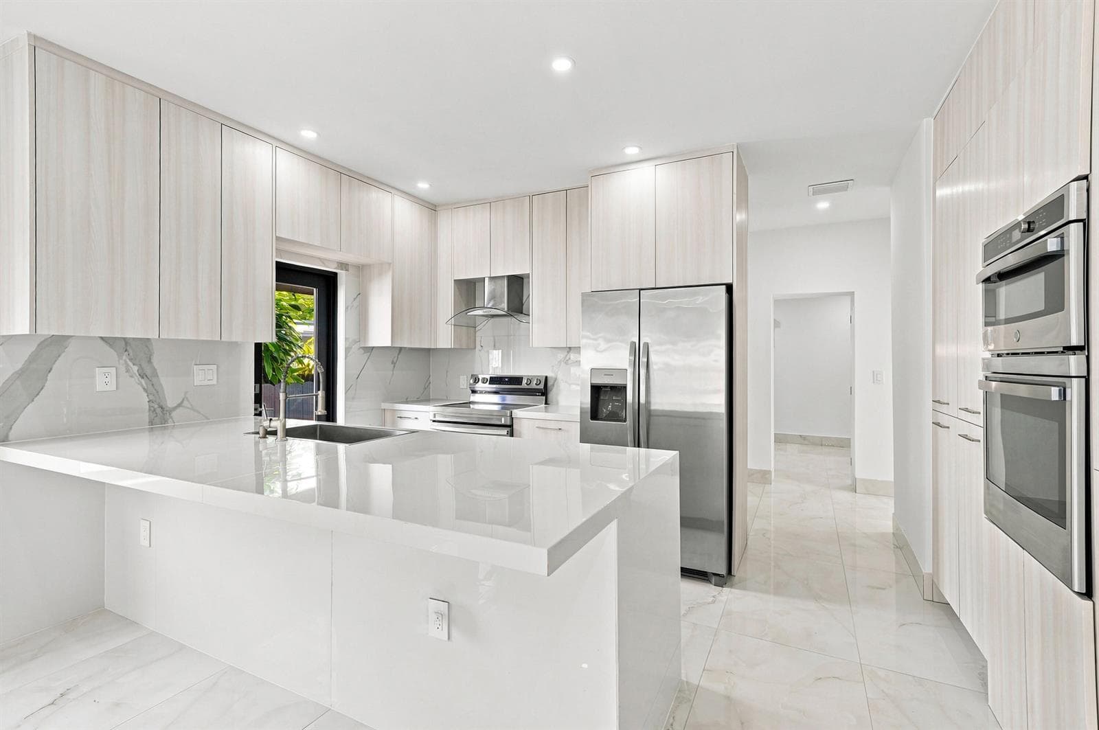 2239 SW 10TH Street, Miami, FL 33135 — zdjęcie 2