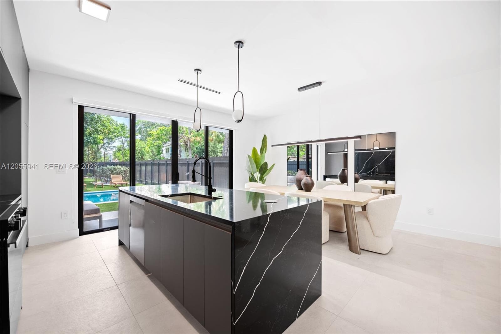 53 NW 52nd St, Miami, FL 33127 — zdjęcie 5