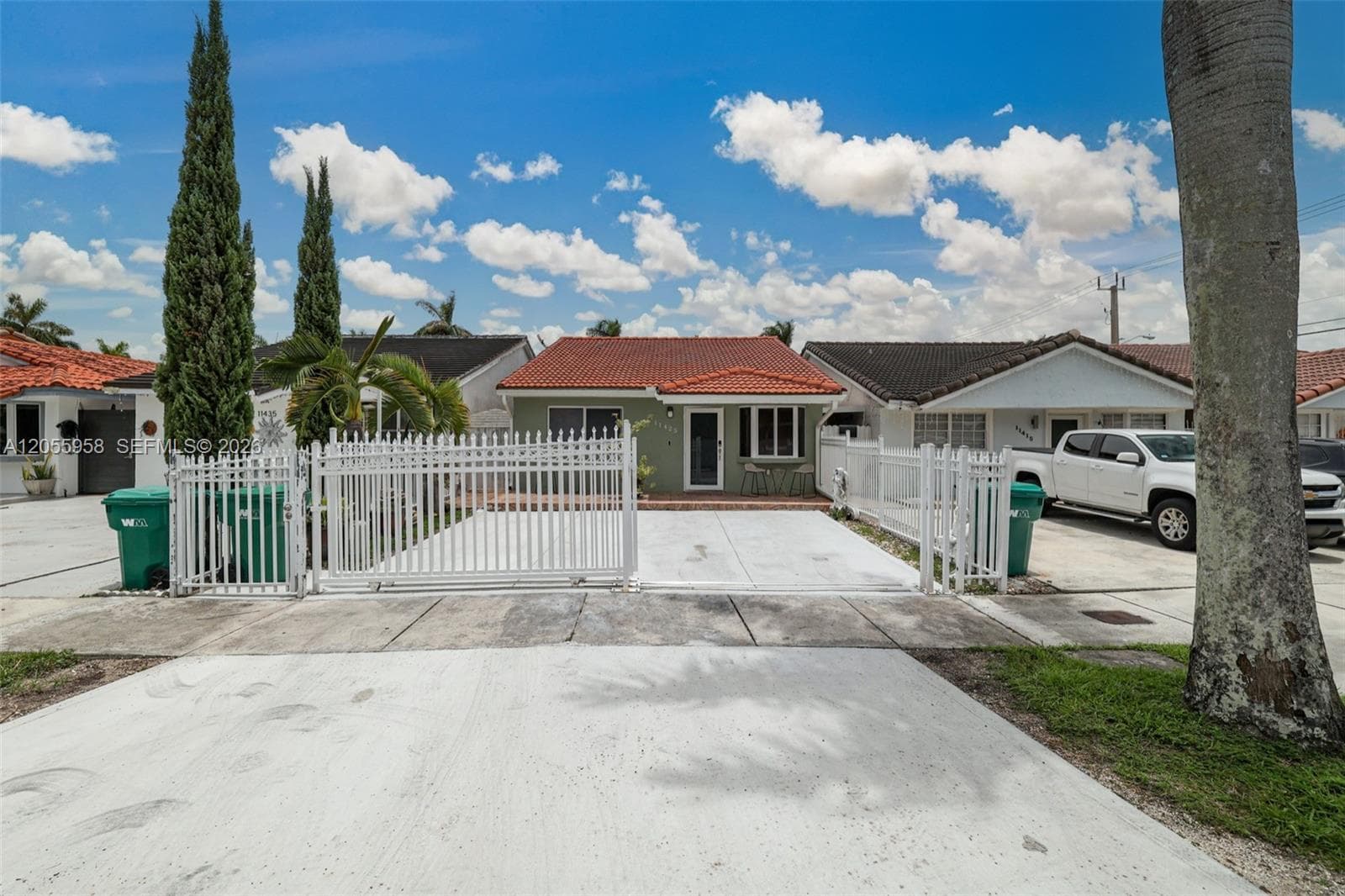 11425 NW 88th Ct, Hialeah Gardens, FL 33018 — zdjęcie 2