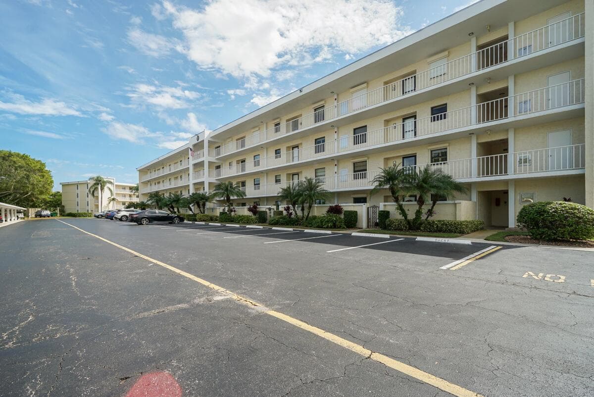 300 N Hwy A1A # F-306, Jupiter, FL 33477
