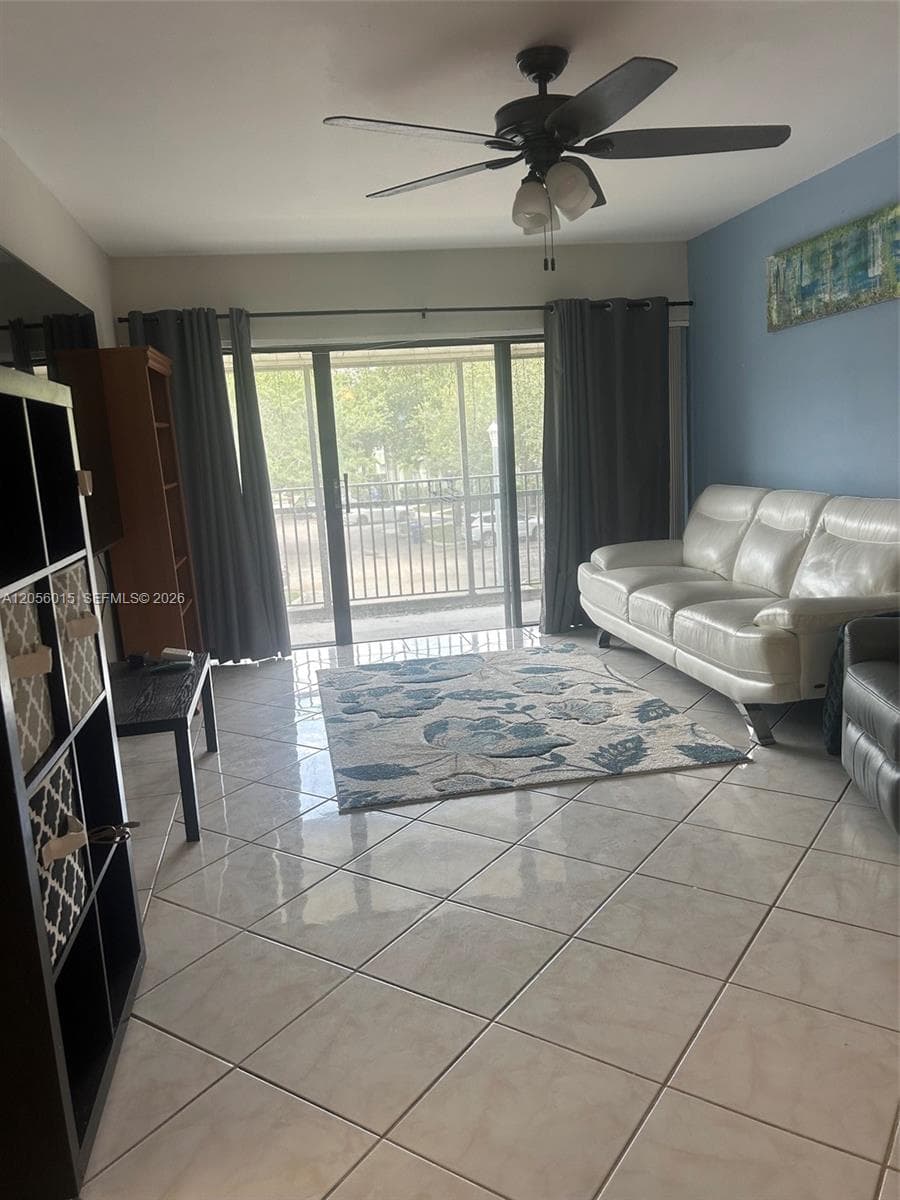 5921 Washington St # 128, Hollywood, FL 33023