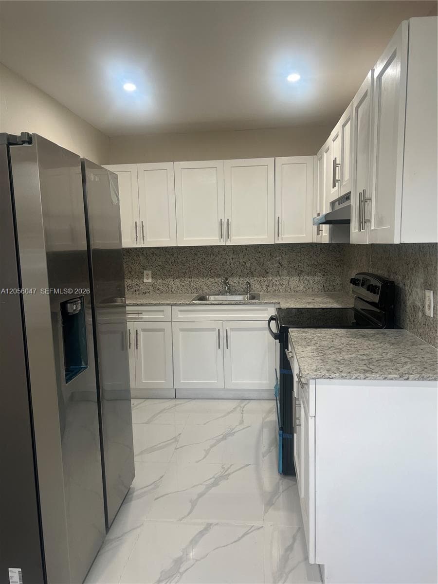 395 NE 112th St, Miami, FL 33161 — zdjęcie 2