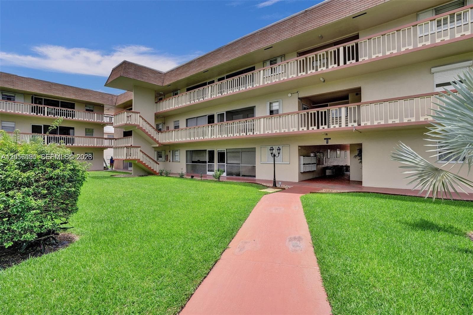5300 Washington St # T220, Hollywood, FL 33021