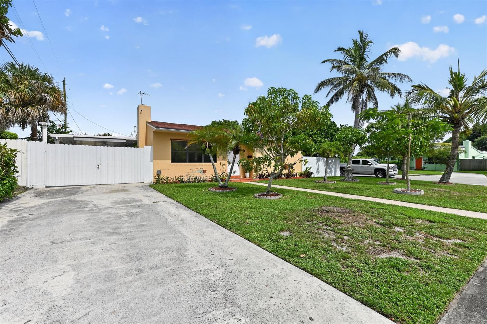 5826 CHURCHILL Court, West Palm Beach, FL 33405 — zdjęcie 3