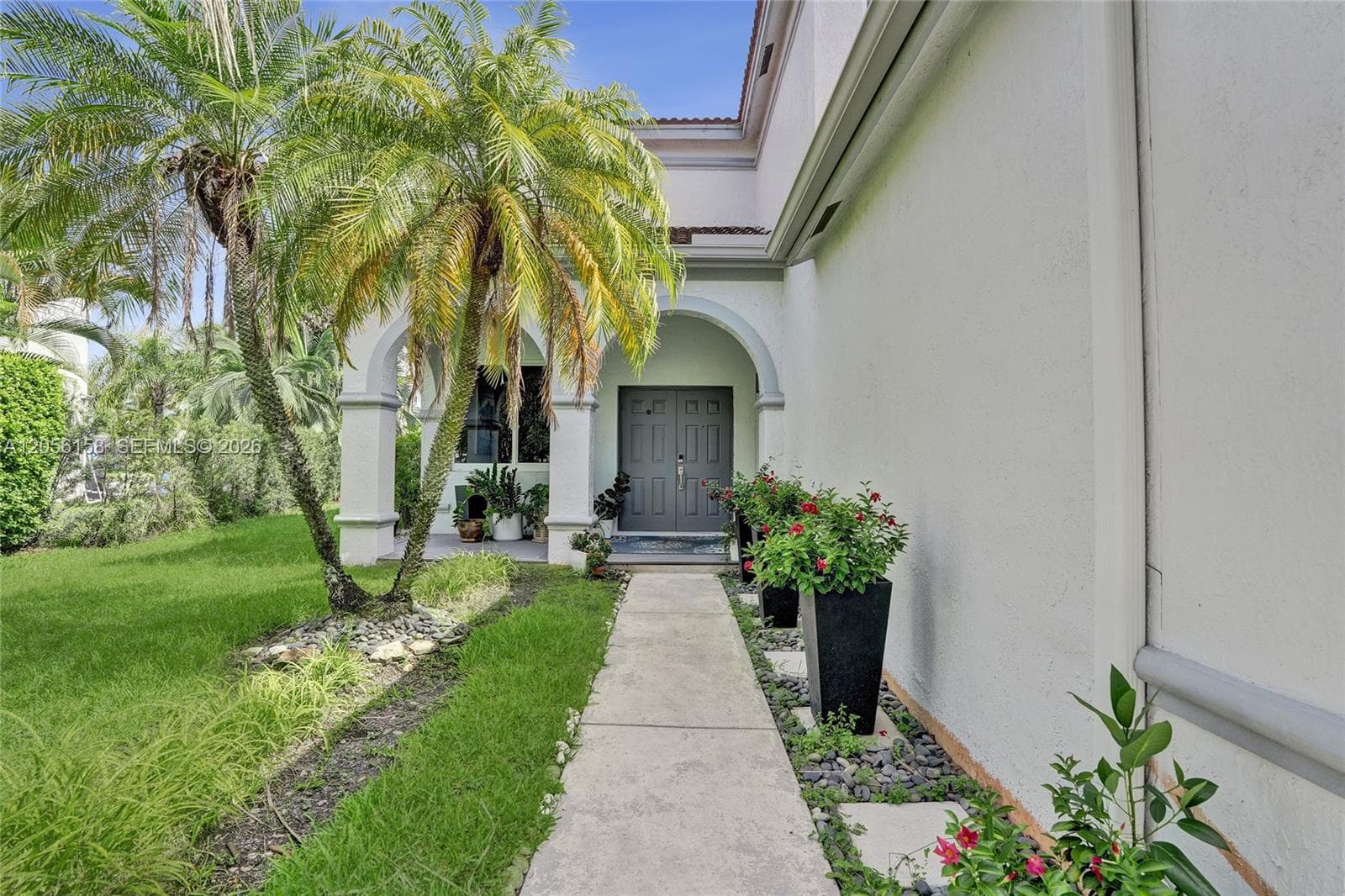 1216 Chinaberry Dr, Weston, FL 33327 — zdjęcie 2