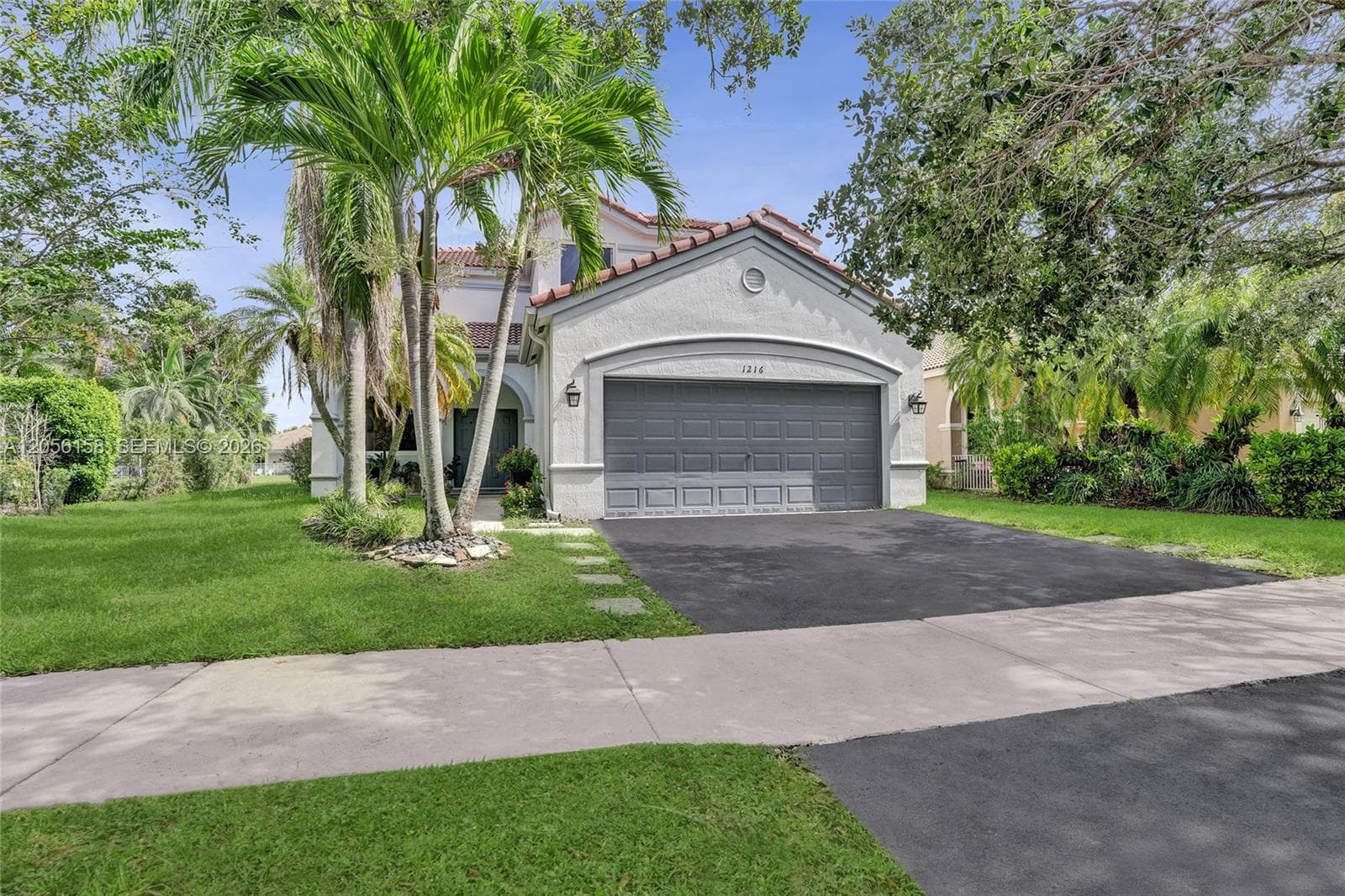 1216 Chinaberry Dr, Weston, FL 33327