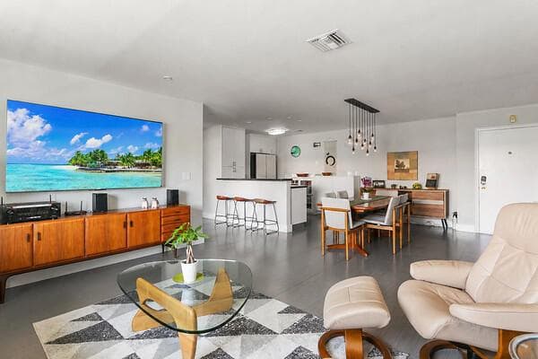 9 NE 19th Court # C216, Wilton Manors, FL 33305